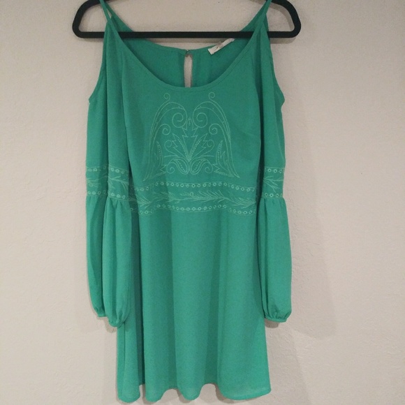 Sugarlips Dresses & Skirts - Cold Sholder Boho / Peasant Style Mint Green Dress